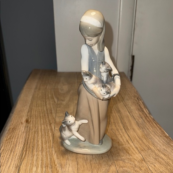 Llardo Following her Cats Sculpture. Vintage.